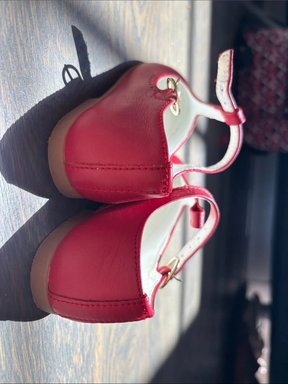 La Coqueta size 25 T Strap Leather Little Girls Shoes